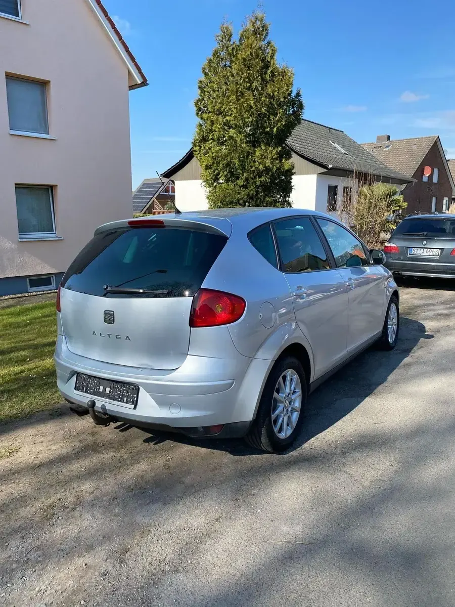 Gebraucht Seat Altea Style 125 PS (91 kW) 2010 Silber Kleinwagen