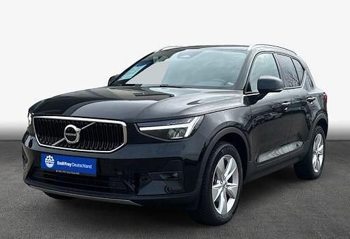 Gebraucht Volvo XC40 Core 163 PS (119 kW) 2024 Onyx schwarzmetallic SUV