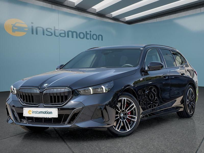 Schwarz Gebraucht 2024 BMW 540 Kombi | 70.099 € - Bild 1/4