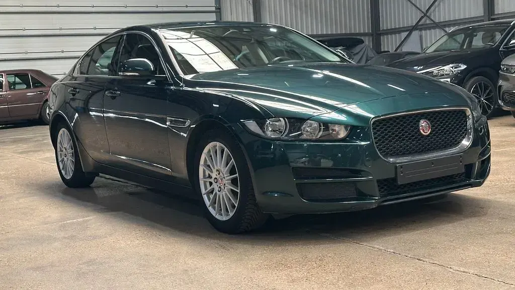 Gebraucht Jaguar XE Prestige 163 PS (119 kW) 2016 Grün Limousine