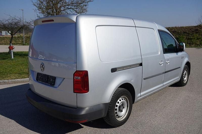 Gebraucht VW Caddy Maxi 102 PS (75 kW) 2019 Silber Van / Kleinbus