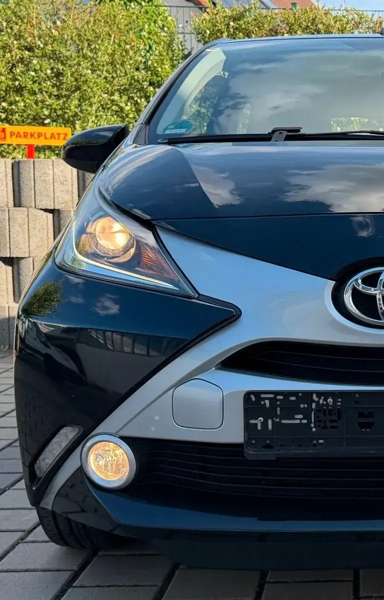 Gebraucht Toyota Aygo X-play 69 PS (50 kW) 2017 Schwarz Kleinwagen