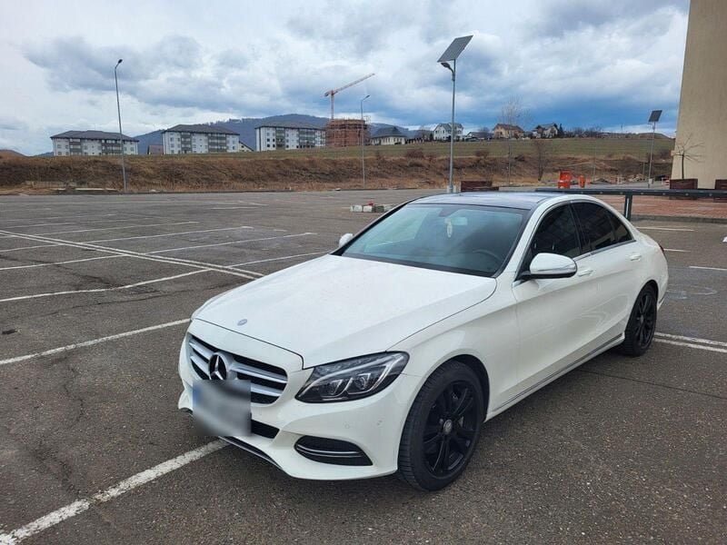 Weiß Gebraucht 2014 Mercedes C250 Avantgarde Limousine | 17.657 € (Teuer) - Bild 1/4