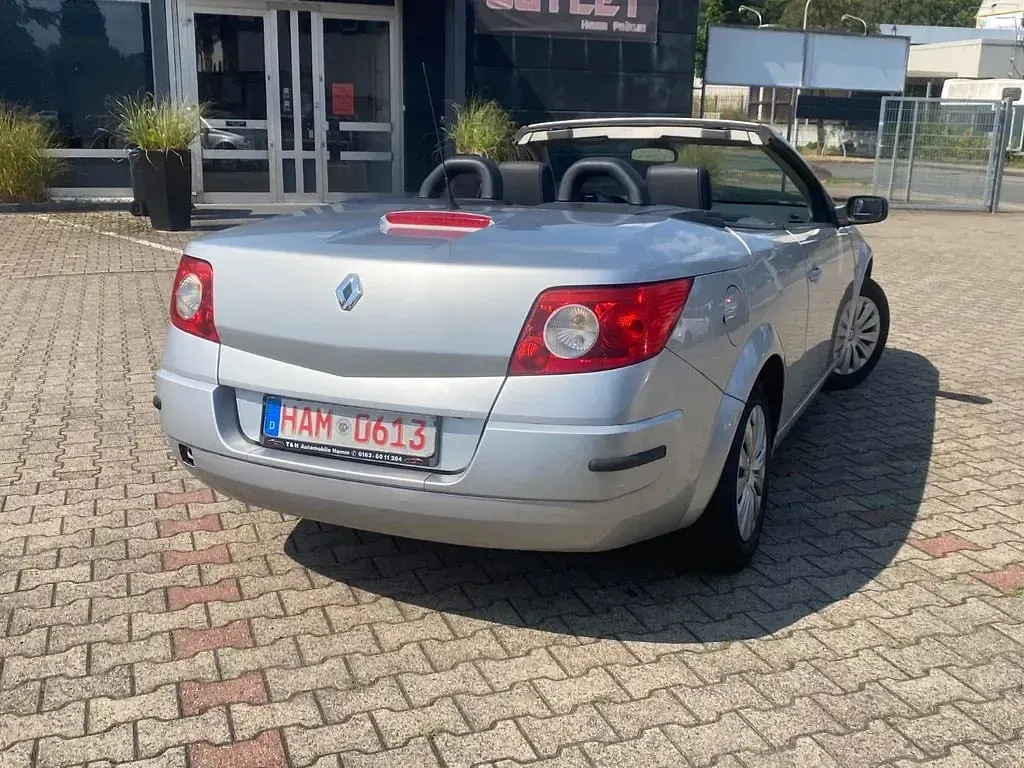 Gebraucht Renault Mégane Cabriolet Authentique 113 PS (83 kW) 2005 Silber Cabrio