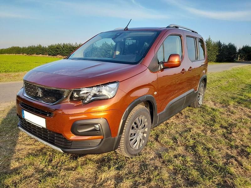 Braun Gebraucht 2019 Peugeot Rifter Allure Van / Kleinbus | 14.900 € (Superpreis) - Bild 1/4