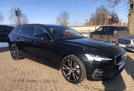 Usado Volvo V60 Core 197 HP (144 kW) 2025 Preto Carrinha