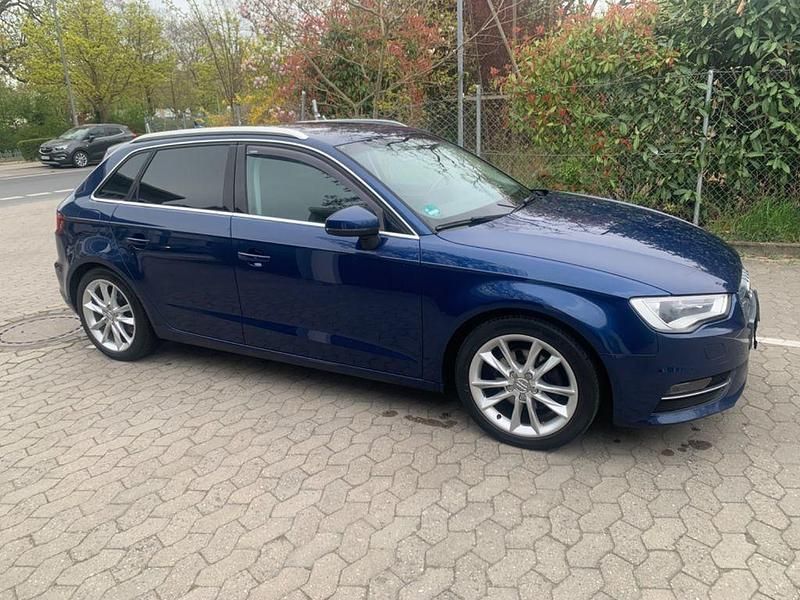 Gebraucht Audi A3 Ambition 150 PS (110 kW) 2014 Blau Limousine