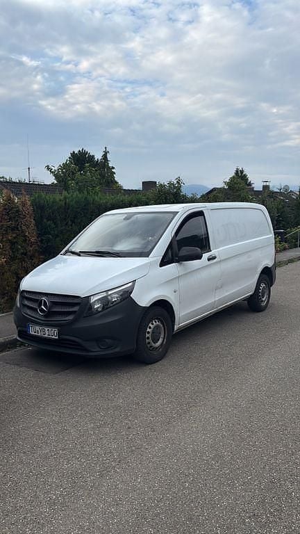 Weiß Gebraucht 2017 Mercedes Vito Van / Kleinbus | 8.500 € - Bild 1/4