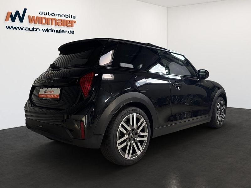Używany Mini Cooper Classic 156 KM (114 kW) 2024 Czarny Hatchback