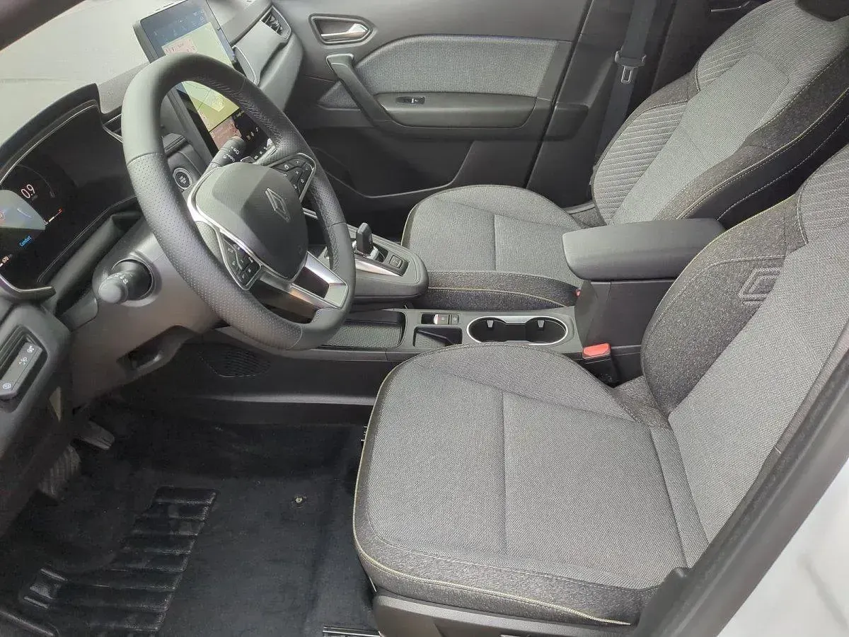 Gebraucht Renault Captur Techno 158 PS (116 kW) 2025 Perlmuttweiß + blackpearlsch SUV