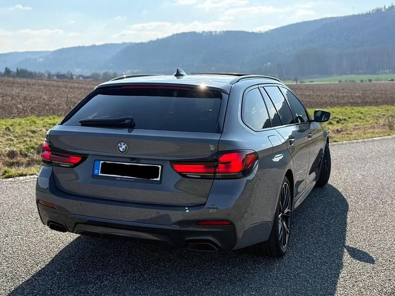 Gebraucht BMW 530 Shadowline 286 PS (210 kW) 2022 Grau Kombi