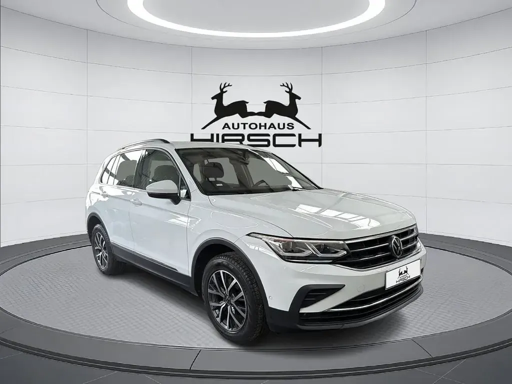 Gebraucht VW Tiguan Life 150 PS (110 kW) 2022 Weiß SUV