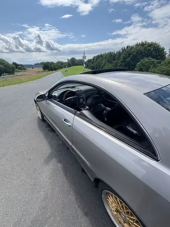 Gebraucht Mercedes CLK320 218 PS (160 kW) 2003 Grau Coupé