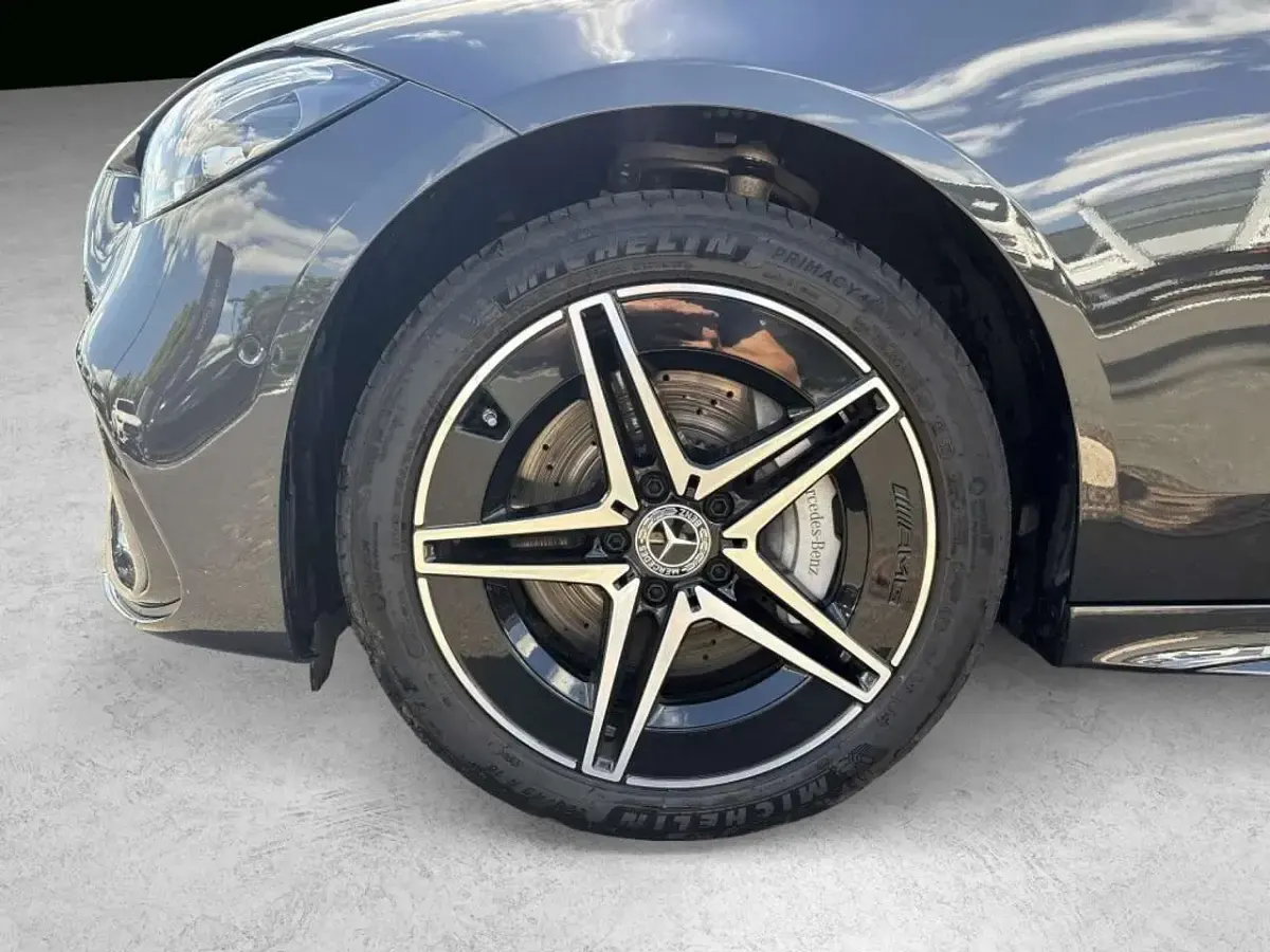 Gebraucht Mercedes C300e AMG 197 PS (144 kW) 2026 Grau Kombi