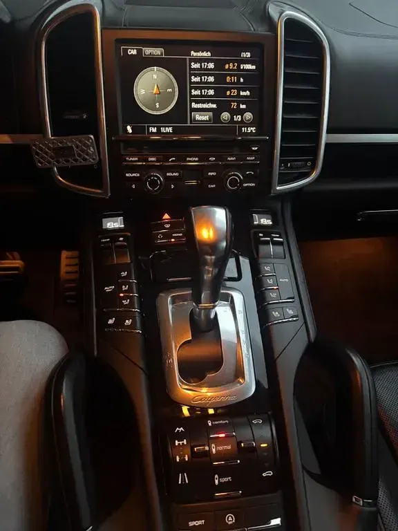 Gebraucht Porsche Cayenne 245 PS (180 kW) 2011 Schwarz SUV