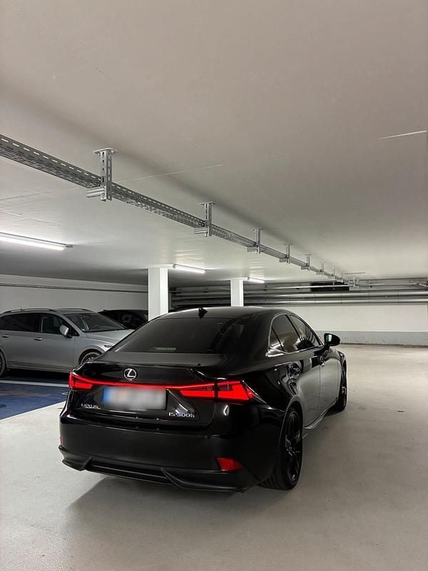 Gebraucht Lexus IS300h 223 PS (164 kW) 2017 Schwarz Limousine