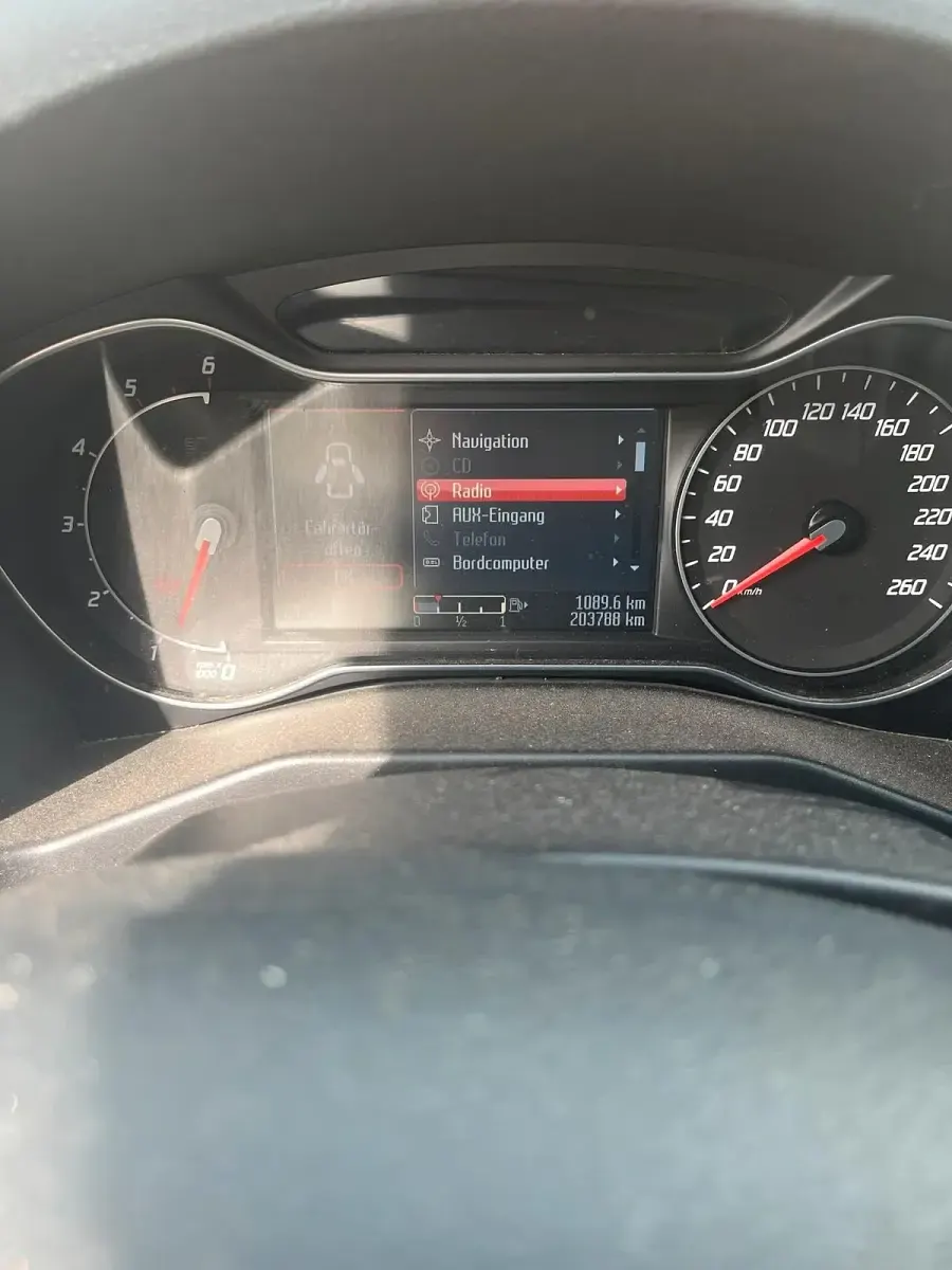 Gebraucht Ford Mondeo 116 PS (85 kW) 2014 Blau Kombi
