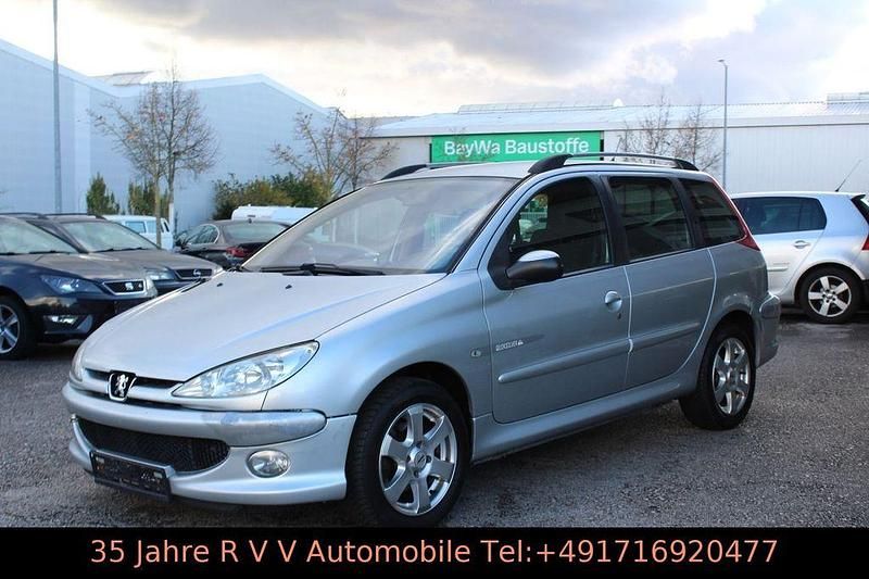 Grau Gebraucht 2004 Peugeot 206 Quiksilver Kombi | 2.500 € - Bild 1/4