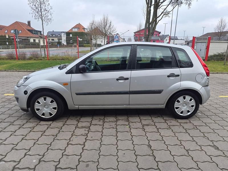 Gebraucht Ford Fiesta 60 PS (44 kW) 2007 Silber Kleinwagen