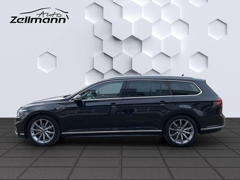 Gebraucht VW Passat Elegance 150 PS (110 kW) 2023 Schwarz Kombi