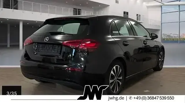 Gebraucht Mercedes A200 150 PS (110 kW) 2024 Nachtschwarz  unilack Limousine