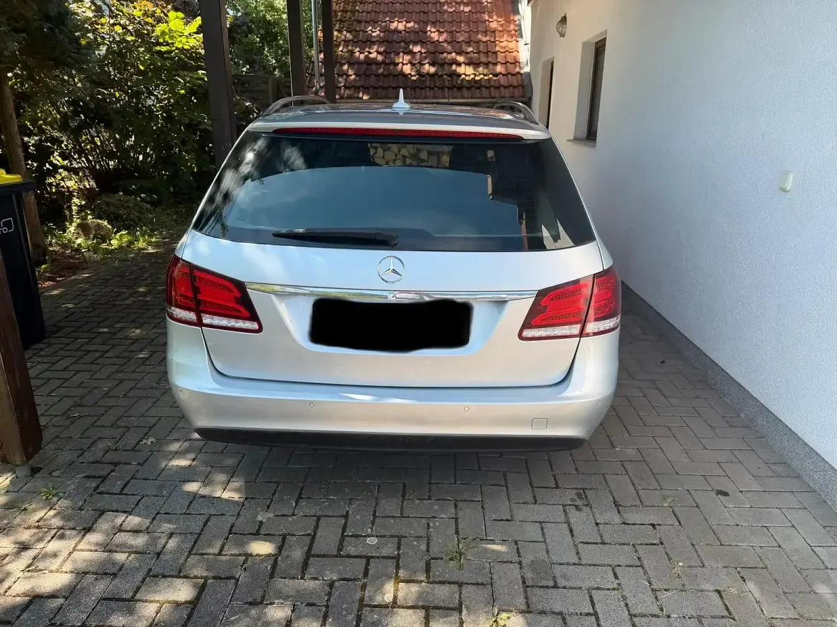 Gebraucht Mercedes E220 170 PS (125 kW) 2014 Grau Kombi