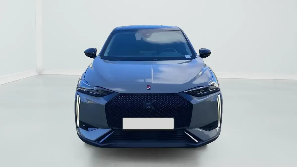 Gebraucht DS Automobiles DS3 Crossback Performance 101 PS (74 kW) 2024 Gris laque toit noir SUV