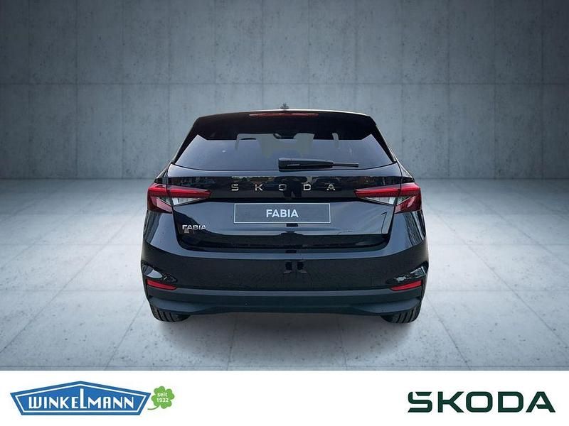 Neu Skoda Fabia Tour 116 PS (85 kW) 2025 Schwarz Limousine