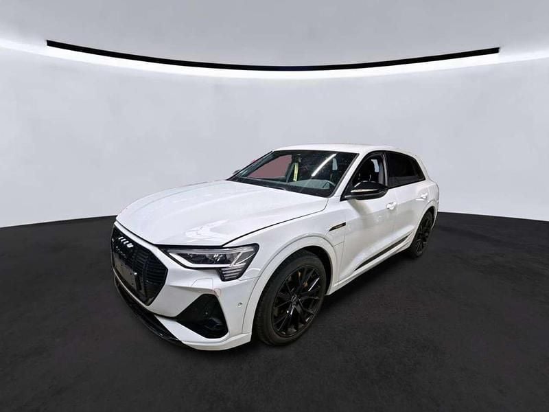 Gletscherweiß metallic Gebraucht 2022 Audi e-tron Black Edition SUV | 33.640 € (Superpreis) - Bild 1/2