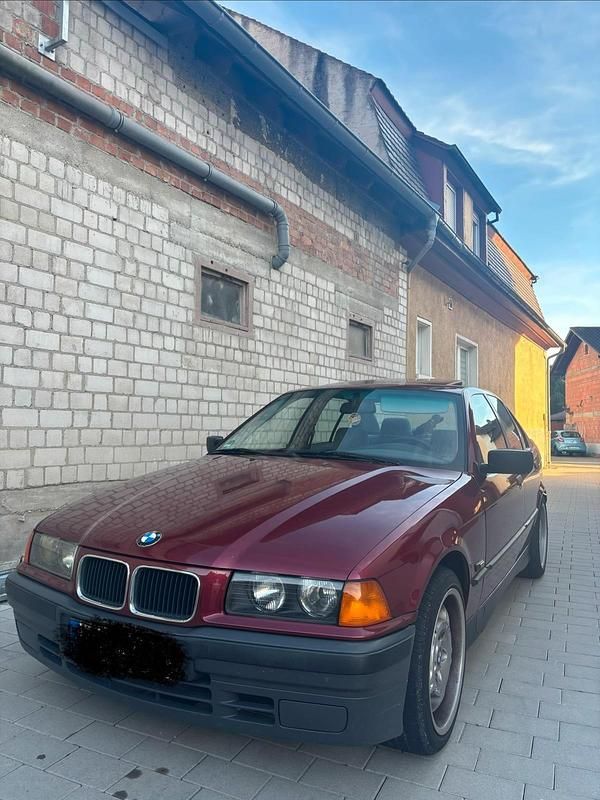 Gebraucht BMW 316 102 PS (75 kW) 1995 Rot Limousine