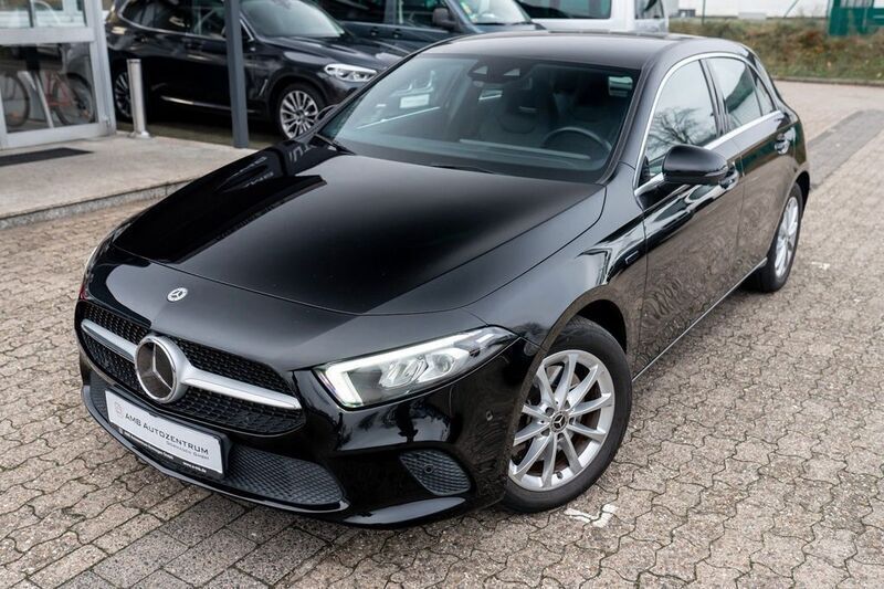 Schwarz Gebraucht 2020 Mercedes A250 Active Limousine | 22.999 € (Fairer Preis) - Bild 1/4