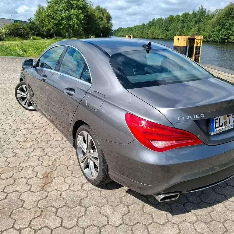 Gebraucht Mercedes CLA180 Urban 122 PS (89 kW) 2014 Grau Limousine