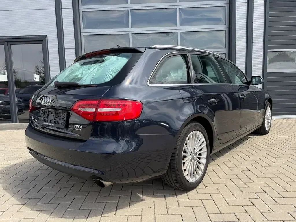 Gebraucht Audi A4 Ambiente 170 PS (125 kW) 2014 Blau Kombi