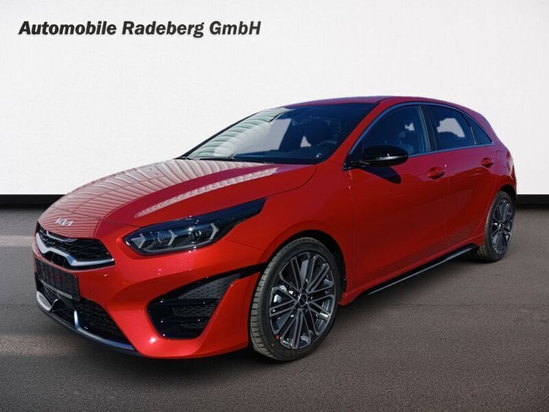 Neu Kia Ceed 140 PS (102 kW) 2025 Rot Kleinwagen