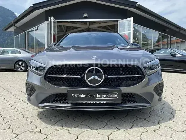 Gebraucht Mercedes A200 Progressive 163 PS (119 kW) 2026 Grau