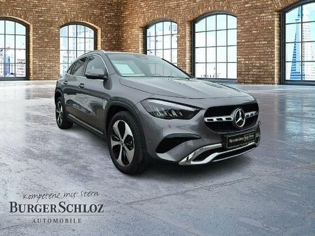 Gebraucht Mercedes GLA180 Progressive 136 PS (100 kW) 2025 Metalliclack mountaingrau SUV