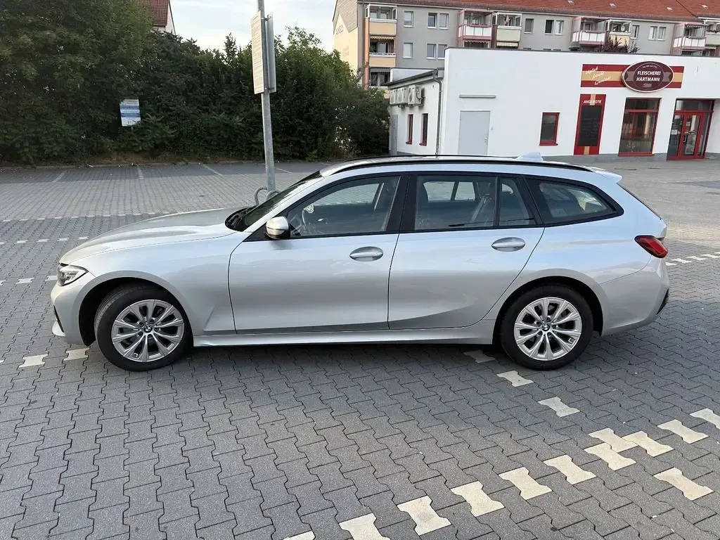 Gebraucht BMW 320 Advantage 190 PS (139 kW) 2020 Silber Kombi