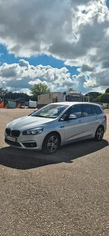 Gebraucht BMW 216 Gran Tourer 116 PS (85 kW) 2018 Silber Van / Kleinbus