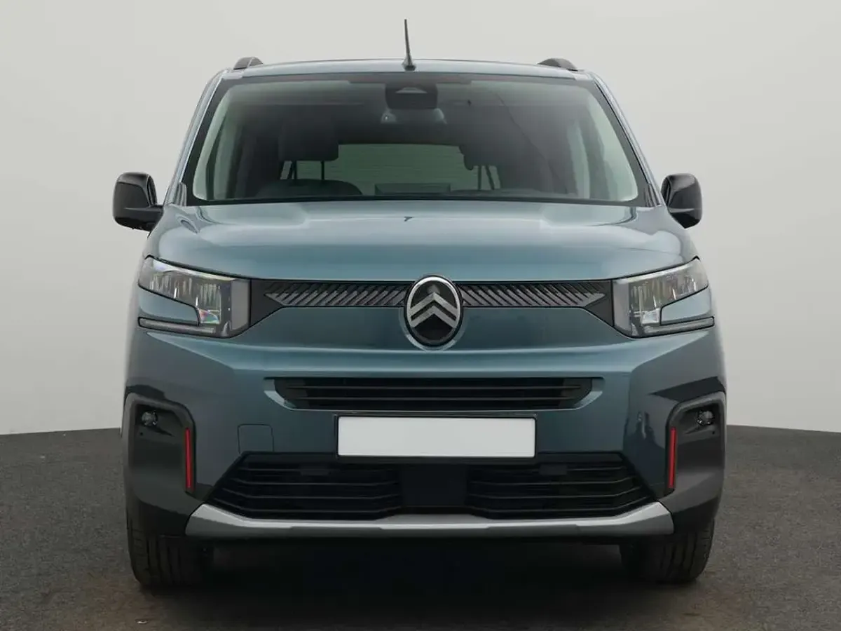 Neu Citroën Berlingo 131 PS (96 kW) 2026 Blau Van / Kleinbus