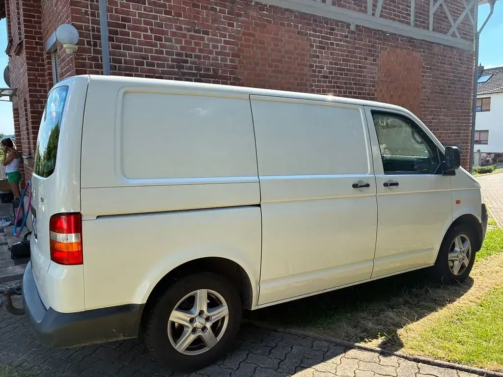 Gebraucht VW T5 105 PS (77 kW) 2015 Weiß Van