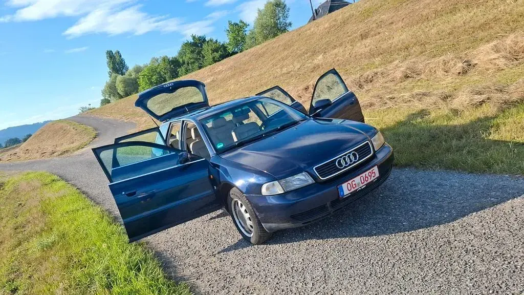 Gebraucht Audi A4 Sport 150 PS (110 kW) 1996 Blau Kombi