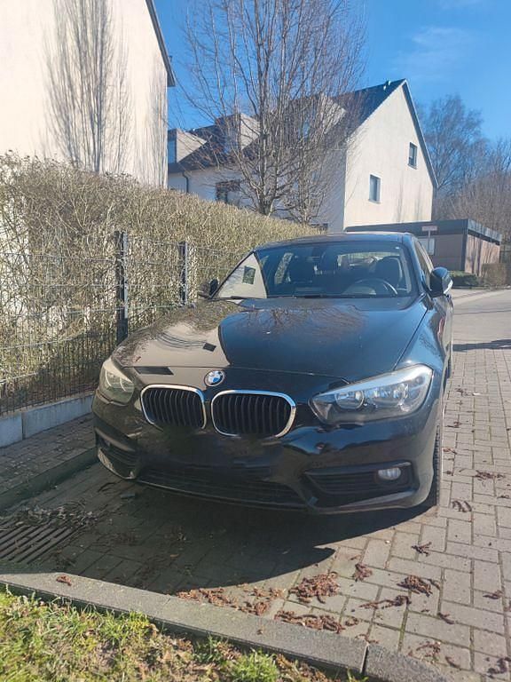 Gebraucht BMW 116 Advantage 109 PS (80 kW) 2015 Schwarz Kleinwagen