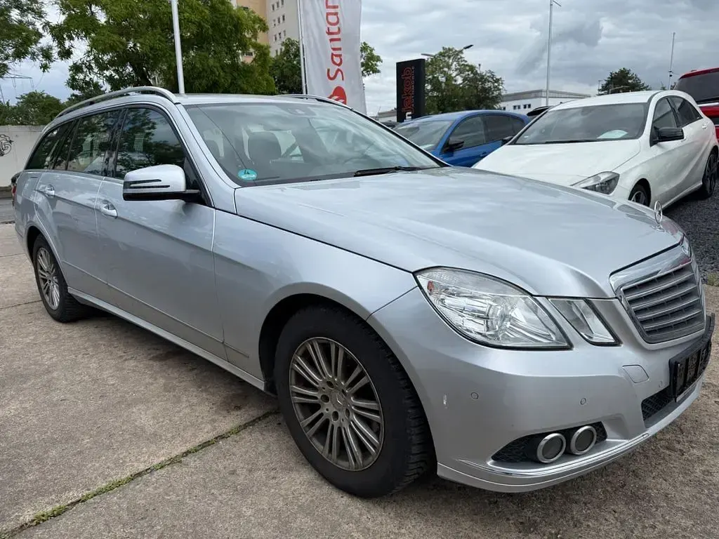 Gebraucht Mercedes E220 170 PS (125 kW) 2011 Silber Kombi