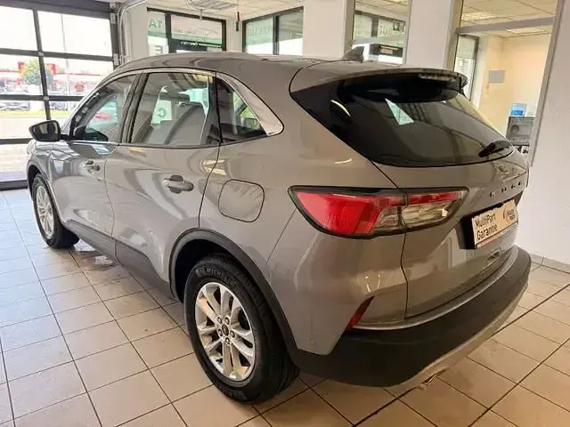 Gebraucht Ford Kuga Titanium 120 PS (88 kW) 2023 Silber SUV