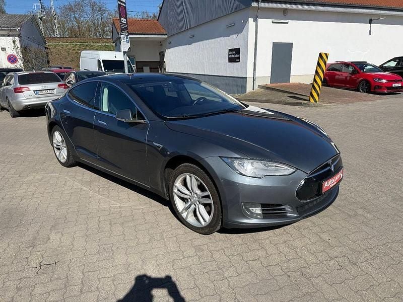 Second-hand Tesla Model S 284 kW (387 CP) 2014 Gri Hatchback