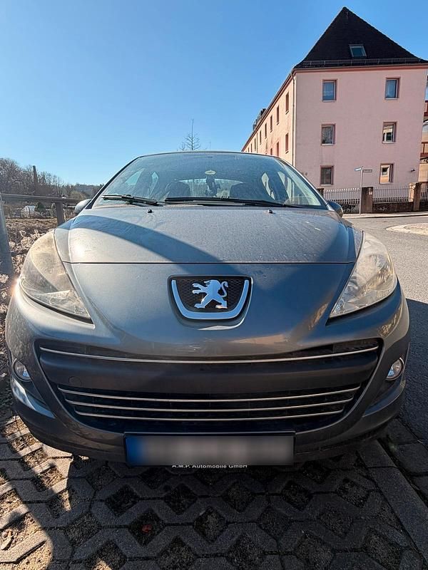 Gebraucht Peugeot 207 95 PS (69 kW) 2010 Grau Limousine