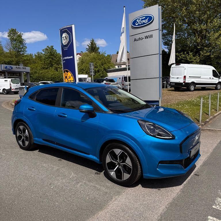 Blau Neu 2025 Ford Puma Gen-E SUV | 38.579 € - Bild 1/4