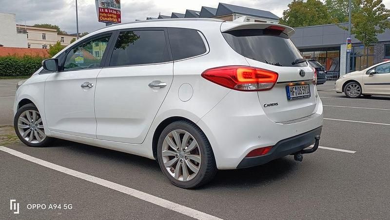 Gebraucht Kia Carens Spirit 141 PS (103 kW) 2015 Weiß Van / Kleinbus