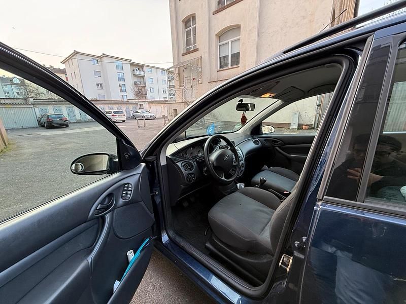 Usata Ford Focus 101 CV (74 kW) 2003 Blu Station wagon