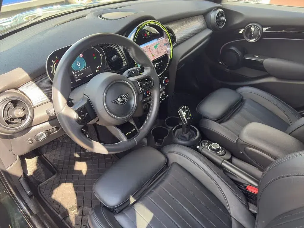 Używany Mini Cooper S Resolute Edition 178 KM (130 kW) 2023 Zielony Hatchback